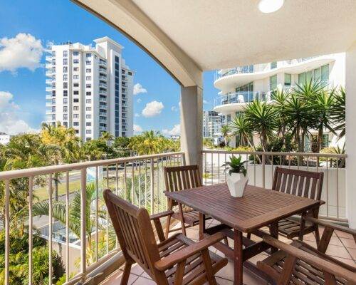 maroochydore-beachfront-accommodation-(1)