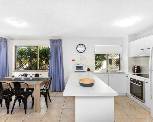 maroochydore-beachfront-accommodation-(5)